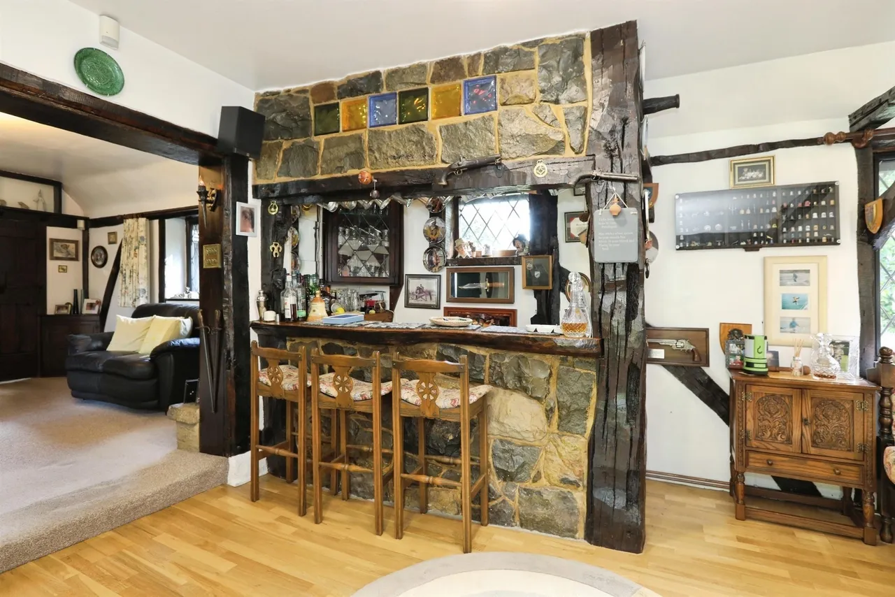 Domewood, Copthorne, RH10, photo 8