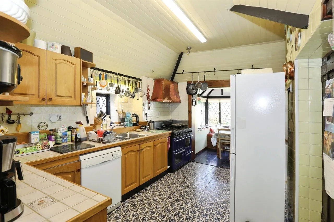Domewood, Copthorne, RH10, photo 15