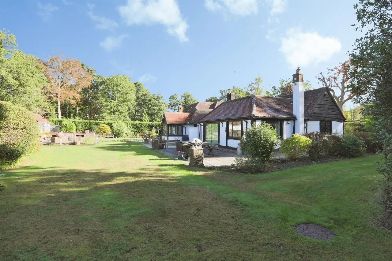 Domewood, Copthorne, RH10, photo 12