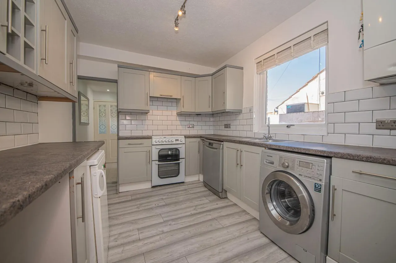 Desborough Road, Eastleigh, SO50 5NT, photo 2