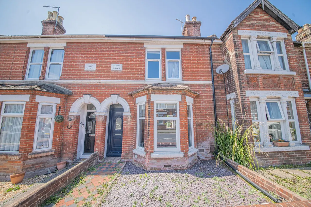 4 bed house for sale — Desborough Road, Eastleigh, SO50 5NT