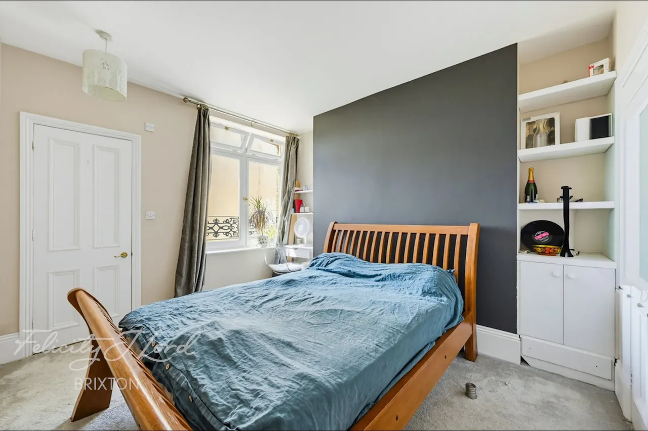 Canterbury Crescent, London, photo 6