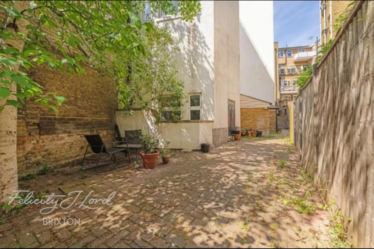 Canterbury Crescent, London, photo 10