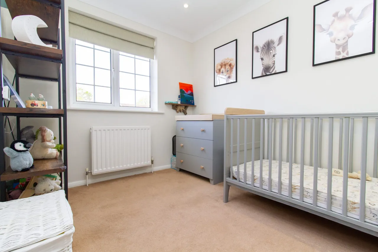 Montacute Close, Farnborough, GU14 7HG, photo 8