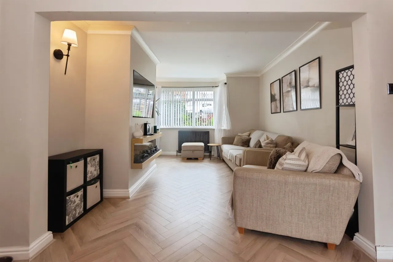 Conway Avenue, Oldbury, B68, photo 3