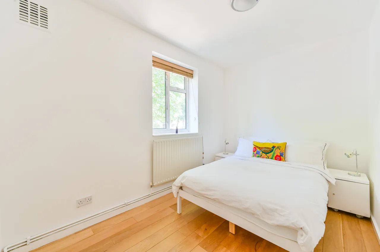 12 Remsted House, Mortimer Crescent, London, photo 6
