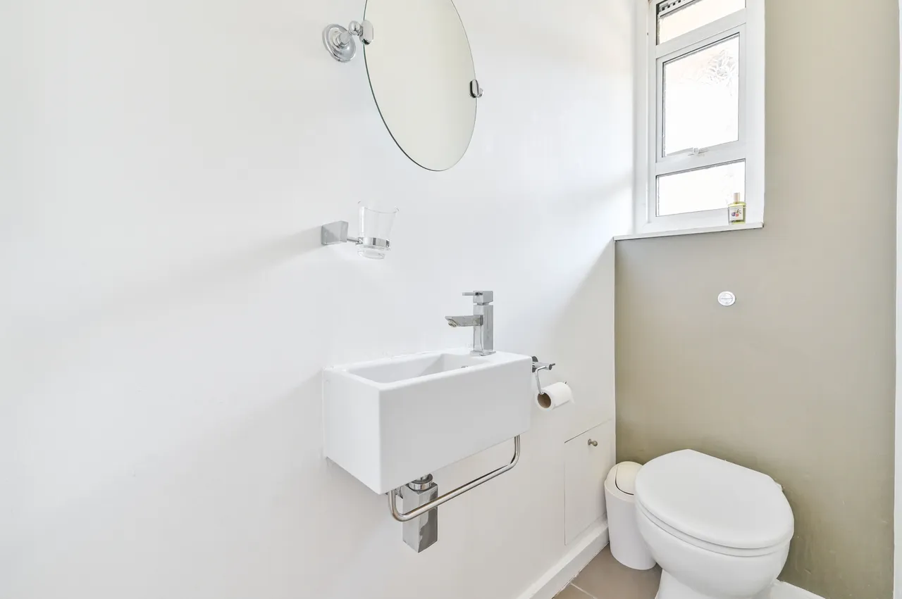 12 Remsted House, Mortimer Crescent, London, photo 7