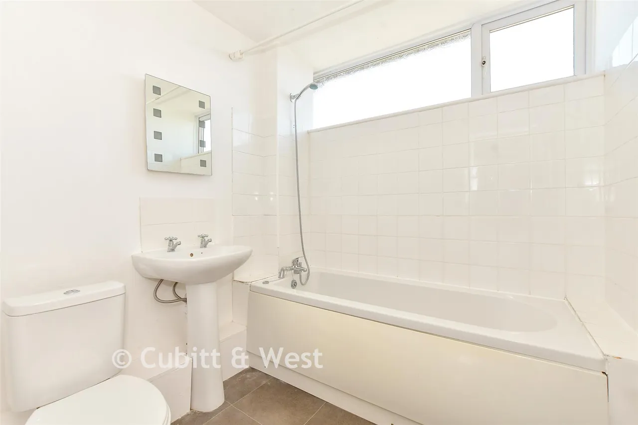 Highland Road, Southsea, PO4, photo 11