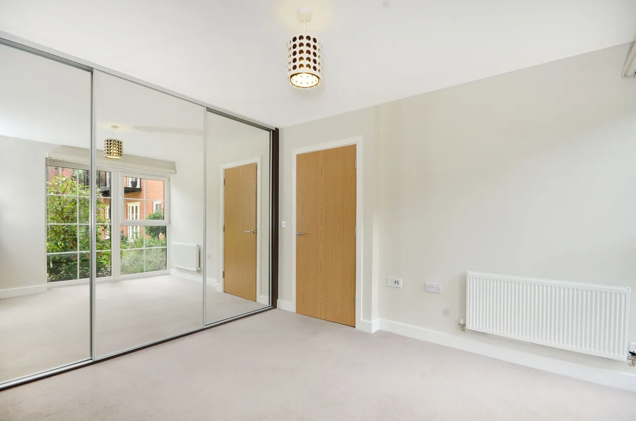 3 St Marthas Court, Gresham Park Road, Woking, photo 7