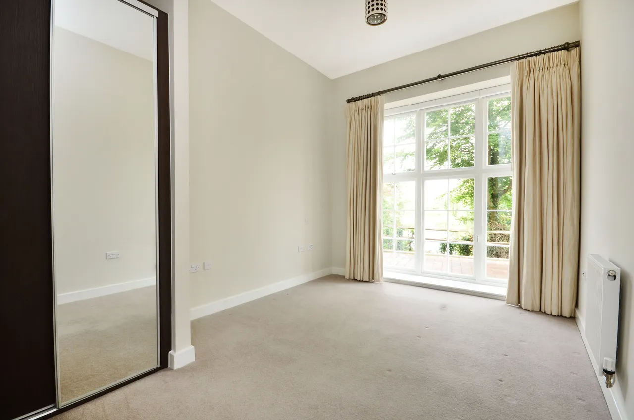3 St Marthas Court, Gresham Park Road, Woking, photo 8