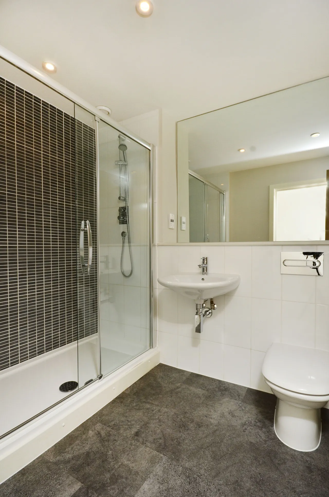 3 St Marthas Court, Gresham Park Road, Woking, photo 9