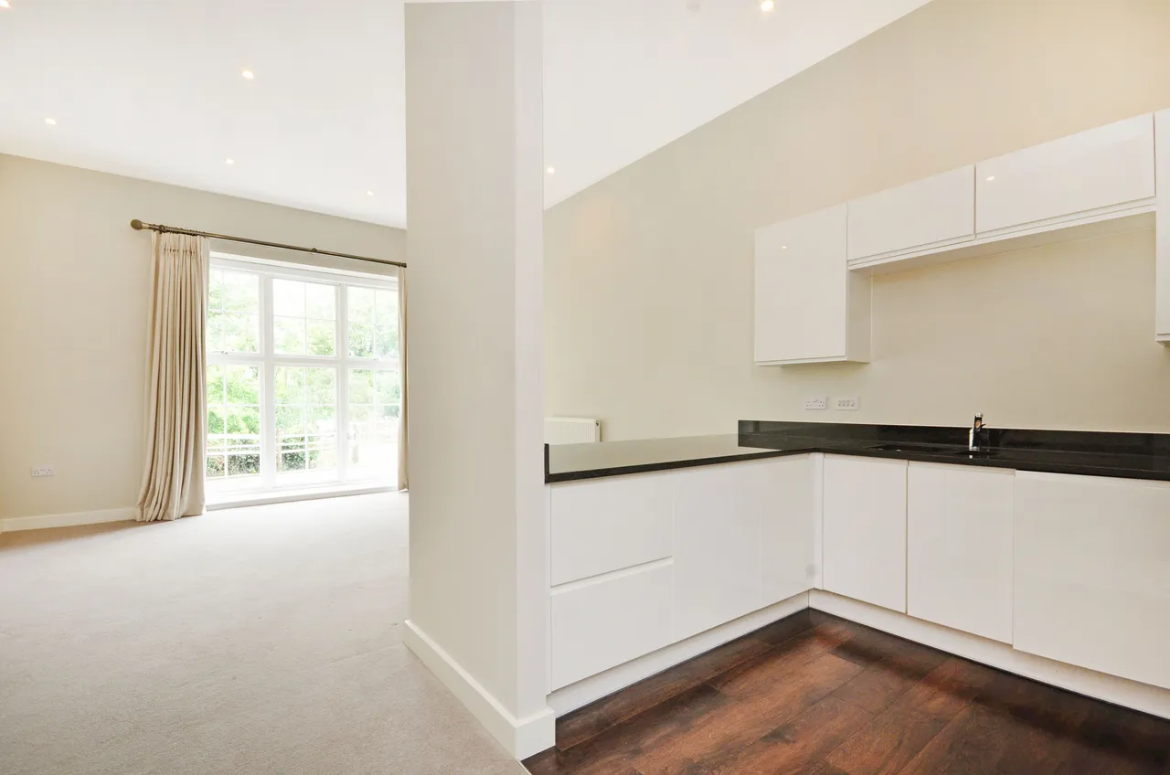 3 St Marthas Court, Gresham Park Road, Woking, photo 11