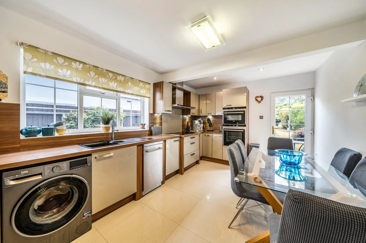 Howletts Lane, Ruislip, HA4, photo 6
