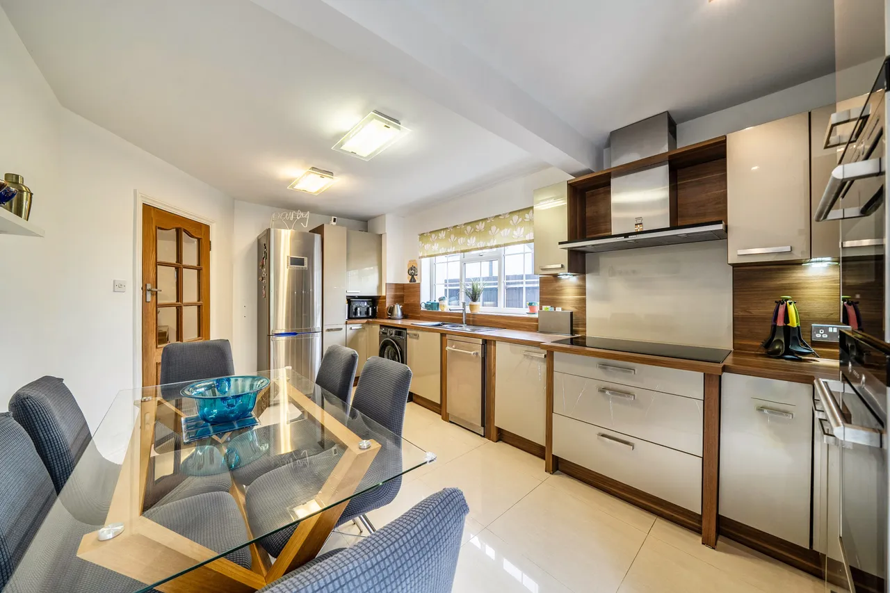 Howletts Lane, Ruislip, HA4, photo 7