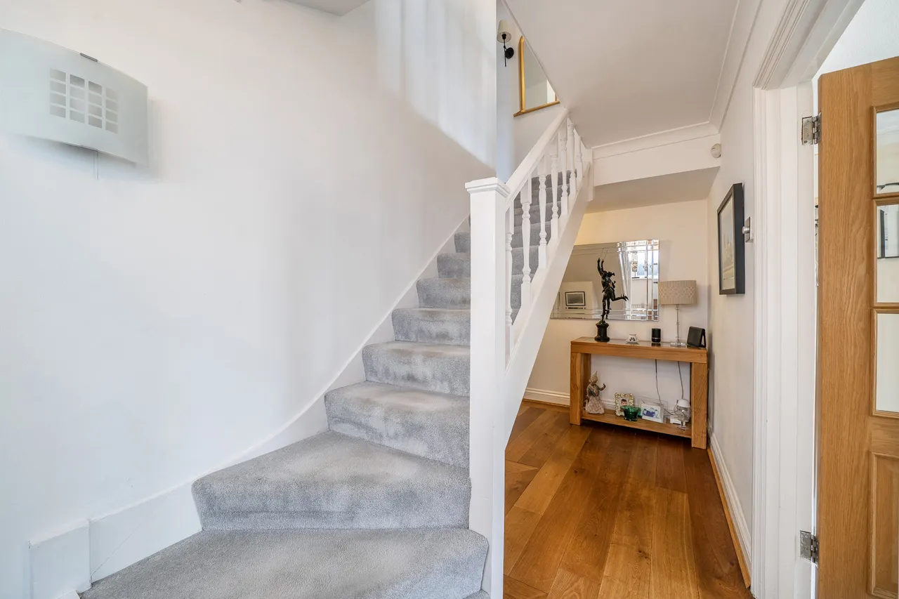 Howletts Lane, Ruislip, HA4, photo 2