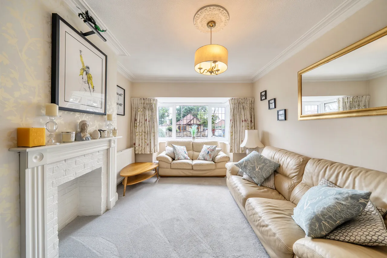 Howletts Lane, Ruislip, HA4, photo 3