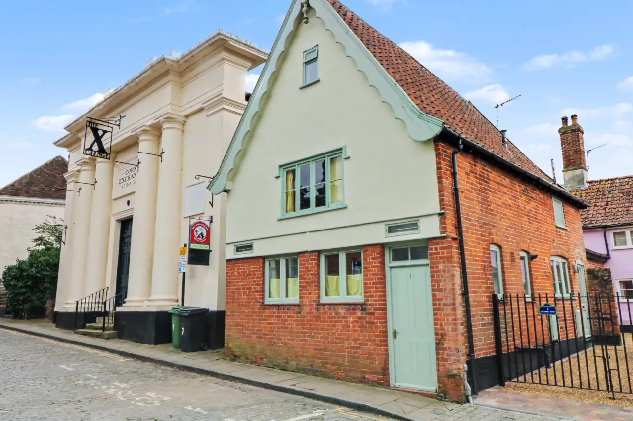 3 bed property for sale, Exchange Street, Harleston