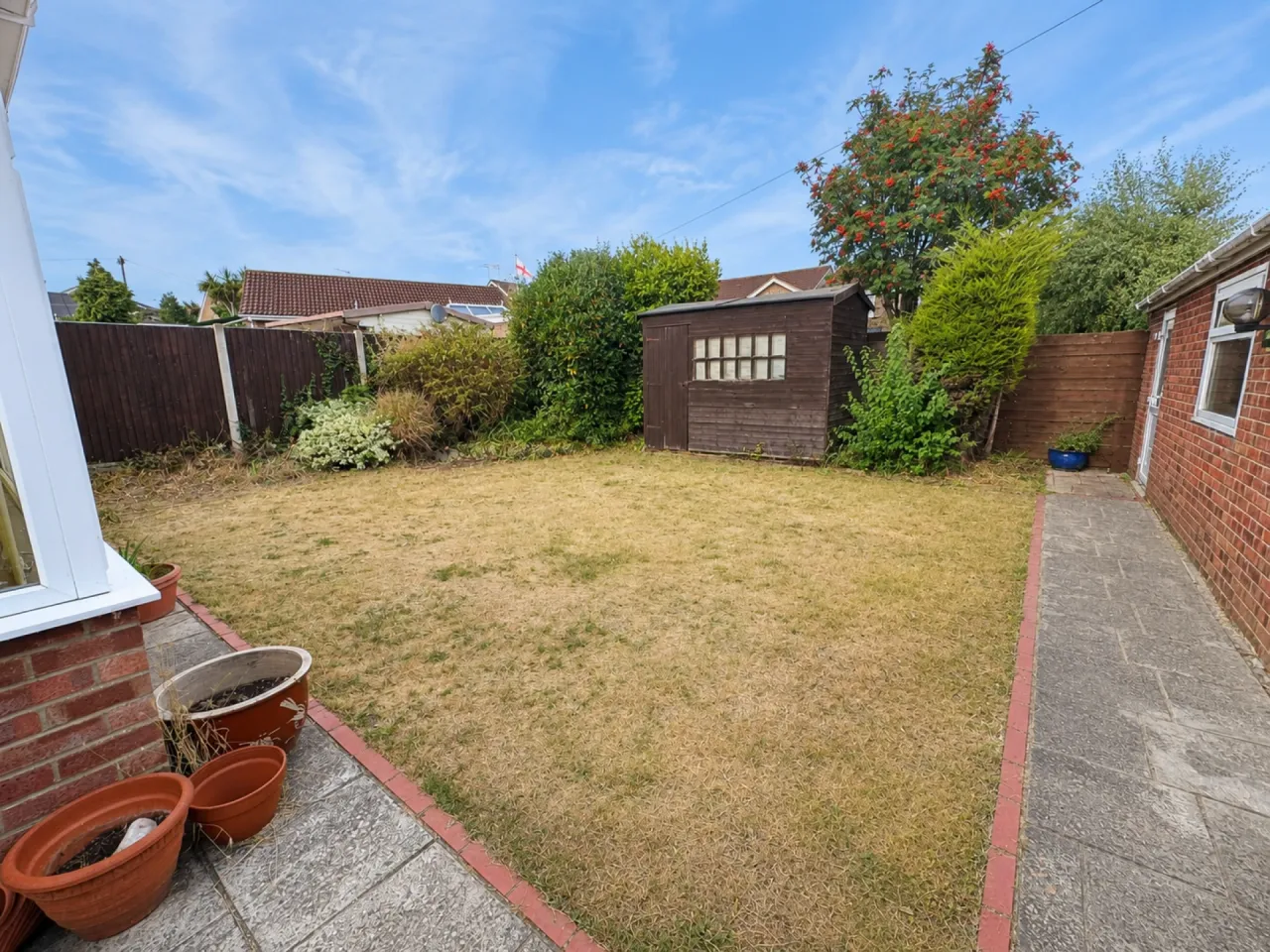 Anglian Way, Hopton, photo 11