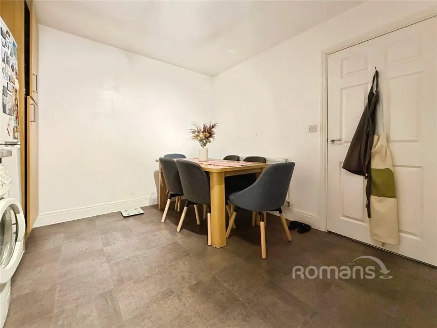 Keaver Drive, Frimley, GU16, photo 6