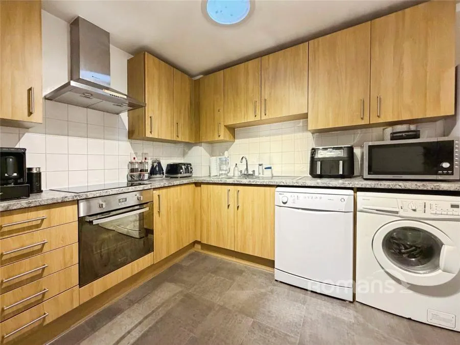 Keaver Drive, Frimley, GU16, photo 11