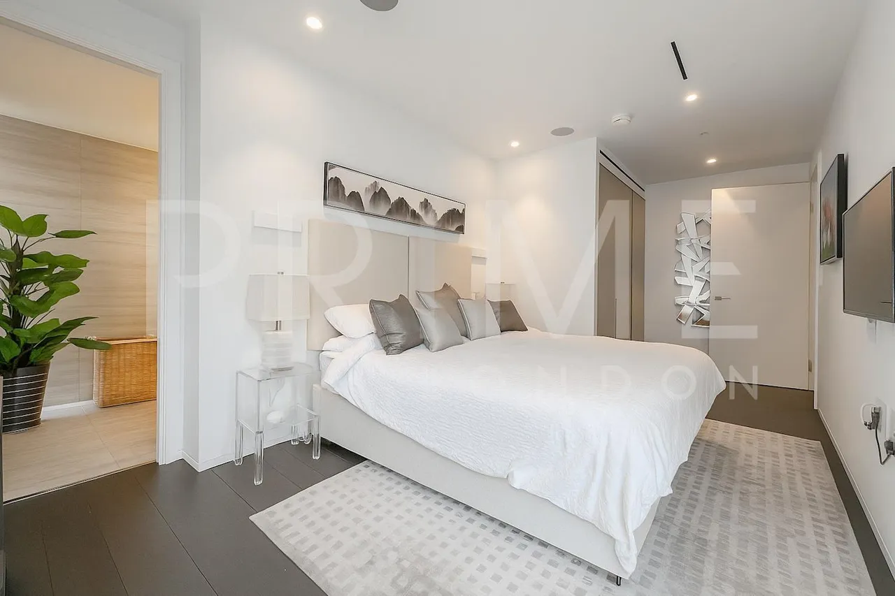 Buckingham Palace Road, Westminster, SW1W, photo 5