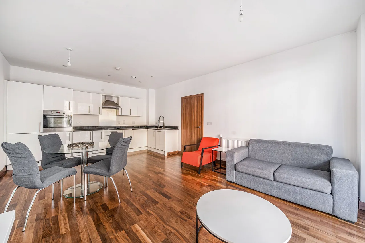 2 bed flat to rent, London, SE10