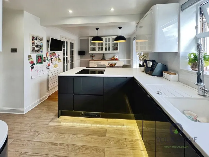 Mansion Drive, DY4, photo 6