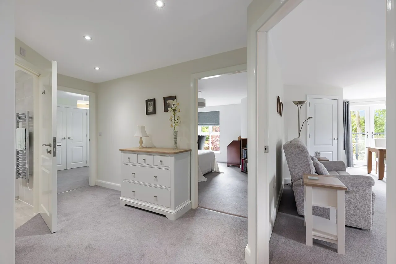 Bradford Road, Menston, LS29, photo 11