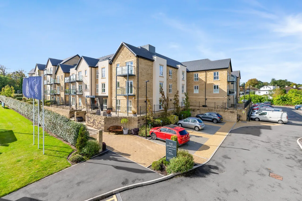 2 bed flat for sale, Bradford Road, Menston, LS29