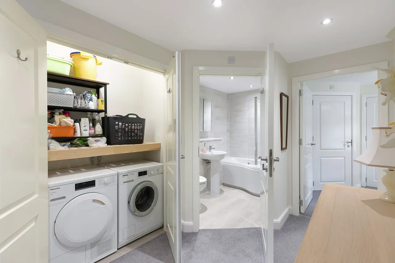 Bradford Road, Menston, LS29, photo 12
