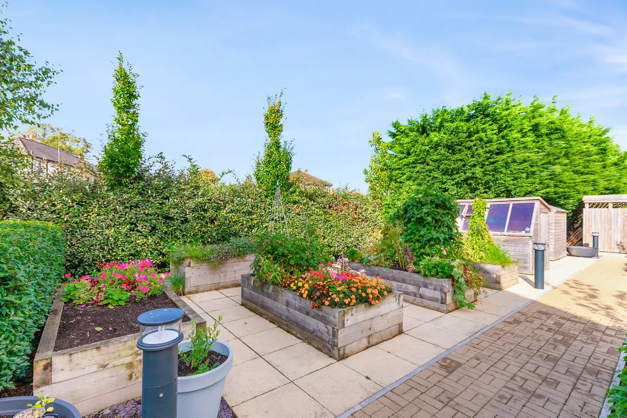 Bradford Road, Menston, LS29, photo 16