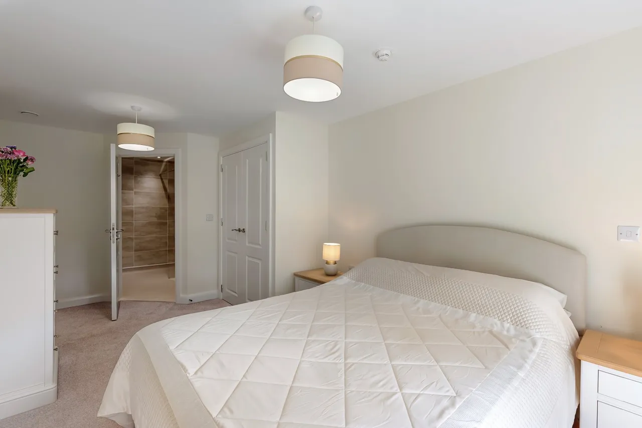 Bradford Road, Menston, LS29, photo 9