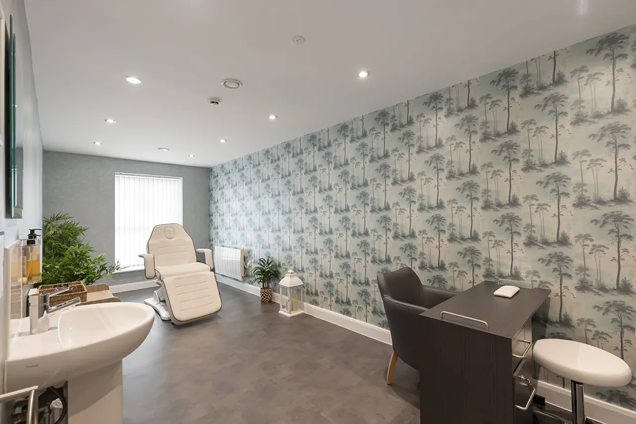 Bradford Road, Menston, LS29, photo 19