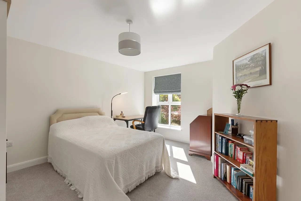 Bradford Road, Menston, LS29, photo 7