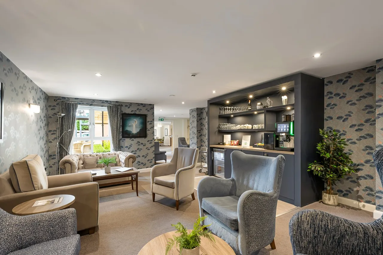 Bradford Road, Menston, LS29, photo 21