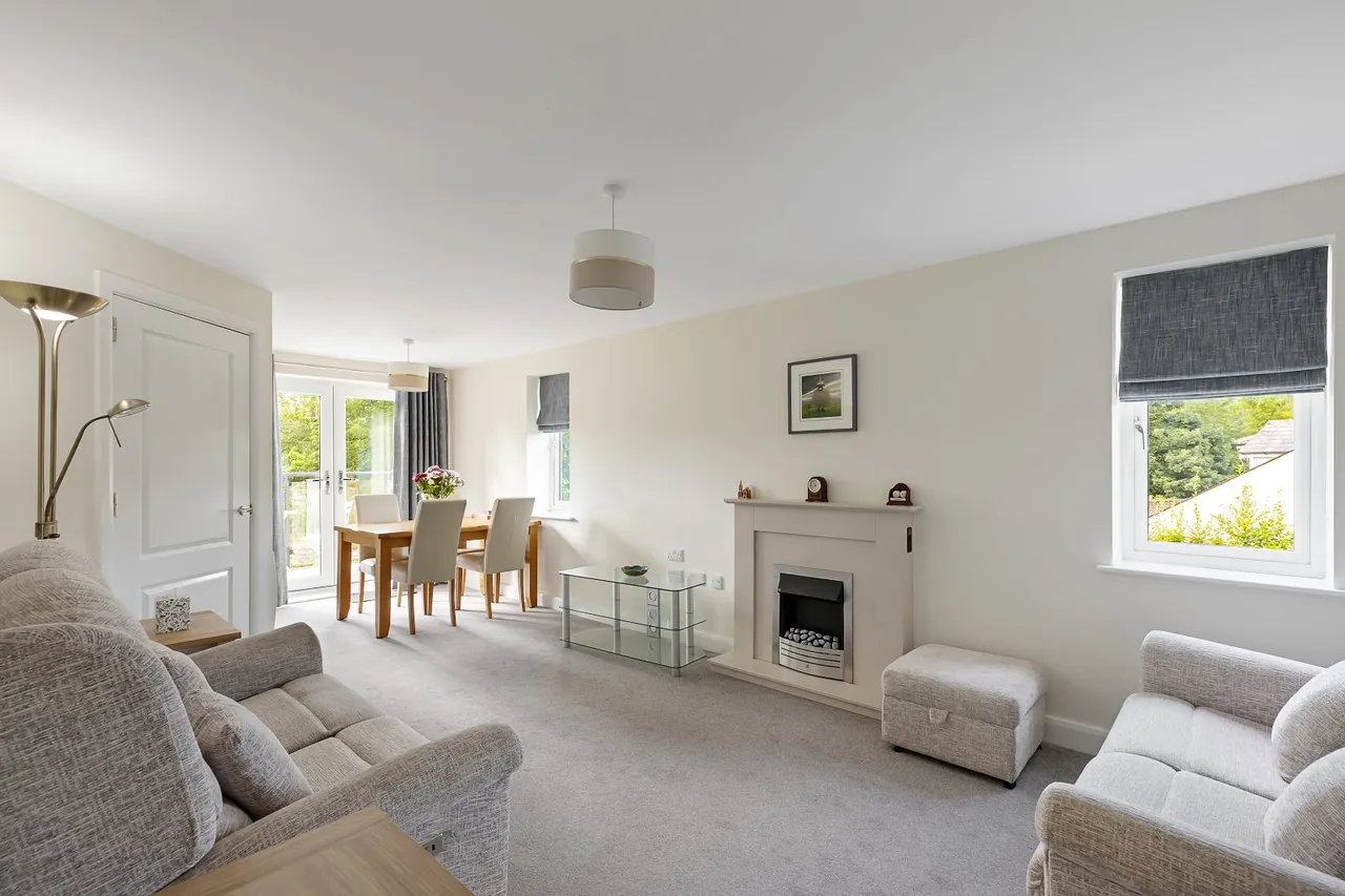 Bradford Road, Menston, LS29, photo 2