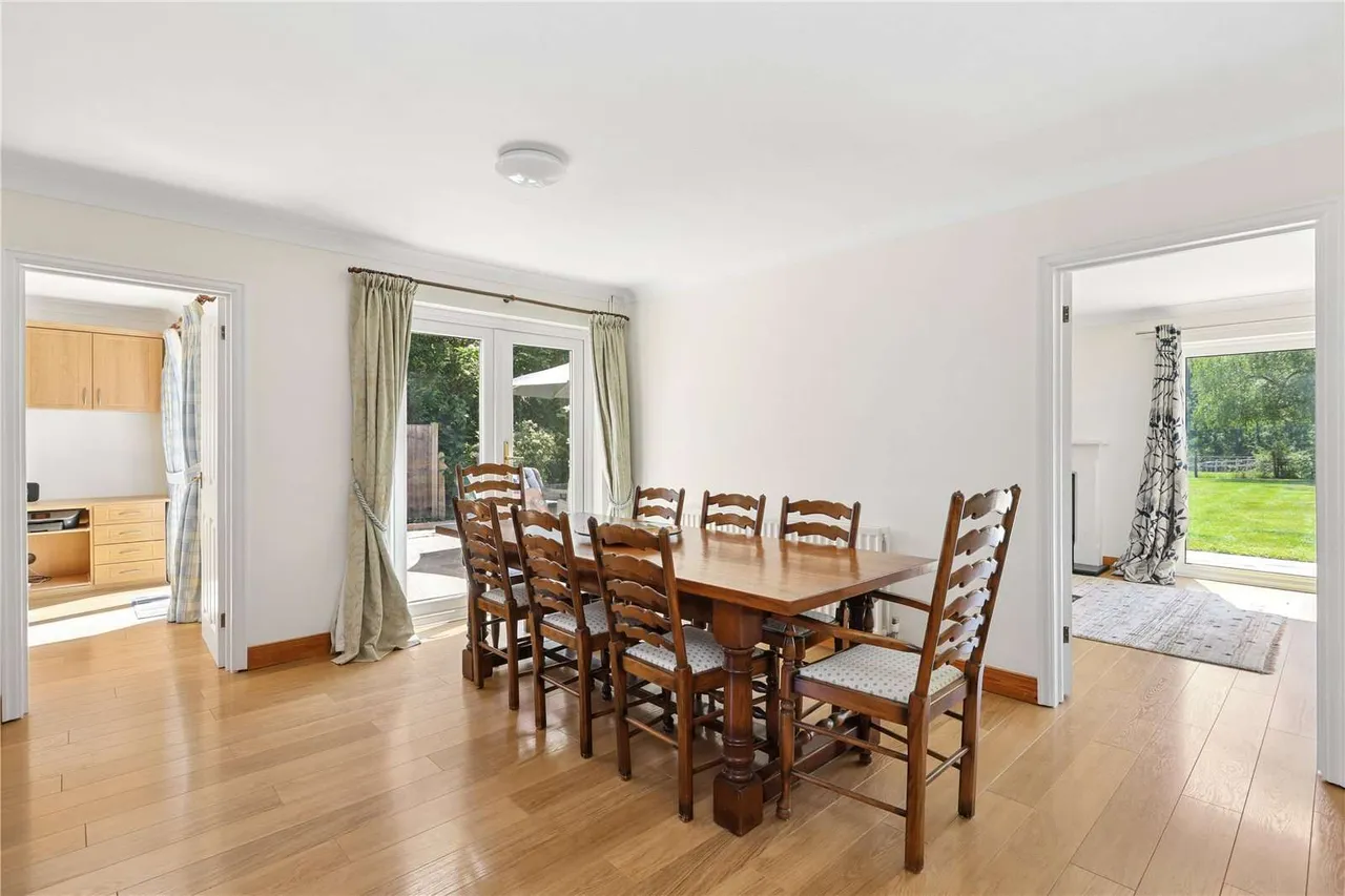 Lower Farm Road, Effingham, Leatherhead, Surrey, KT24 5JJ, photo 6