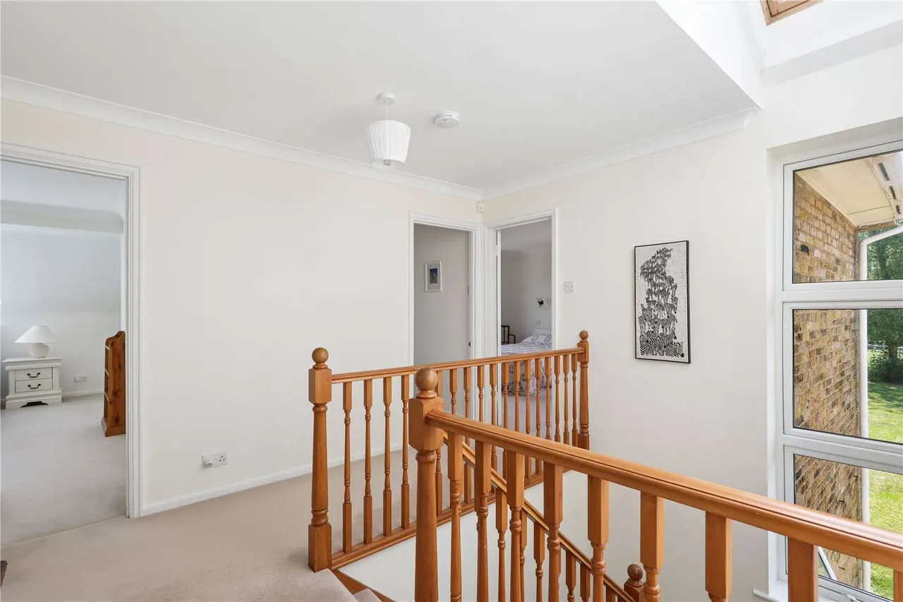 Lower Farm Road, Effingham, Leatherhead, Surrey, KT24 5JJ, photo 10