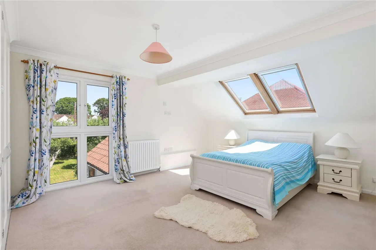 Lower Farm Road, Effingham, Leatherhead, Surrey, KT24 5JJ, photo 12