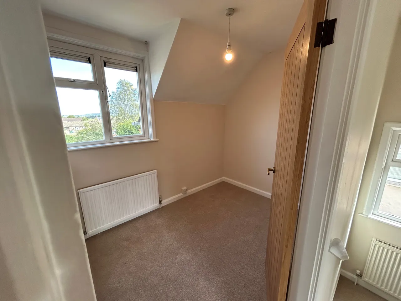 Wood Lane, SN15, photo 8