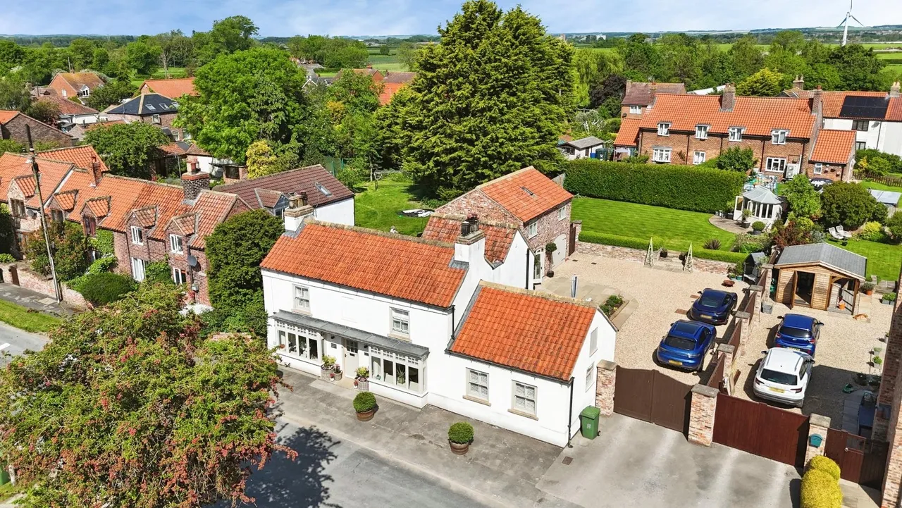 4 bed house for sale, Main Street, Skerne, YO25