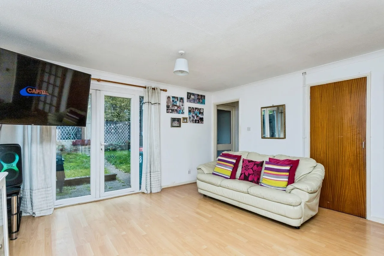 Curteys Walk, Crawley, RH11, photo 16