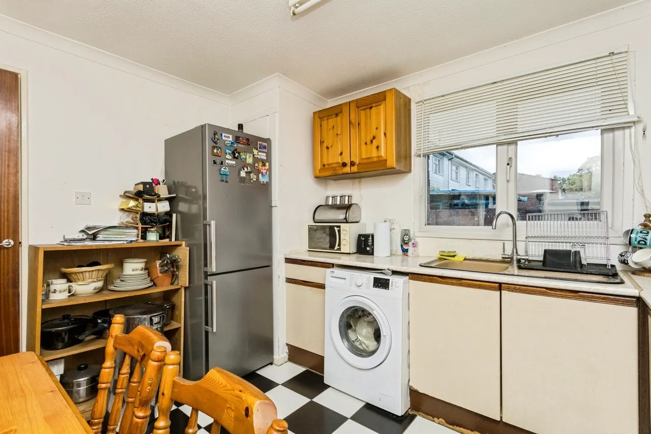 Curteys Walk, Crawley, RH11, photo 17