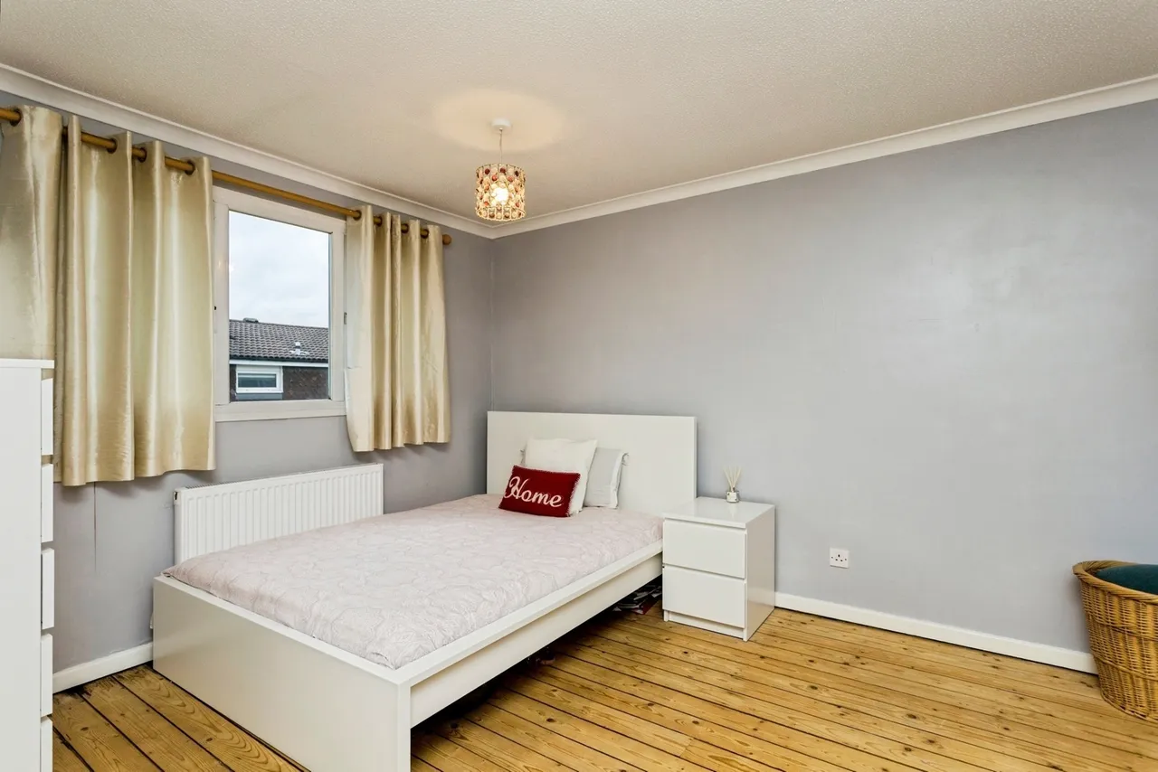 Curteys Walk, Crawley, RH11, photo 7