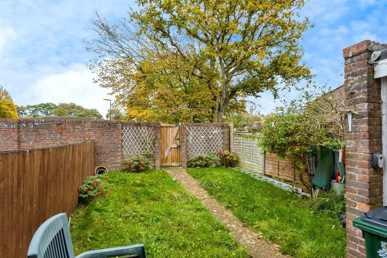 Curteys Walk, Crawley, RH11, photo 14