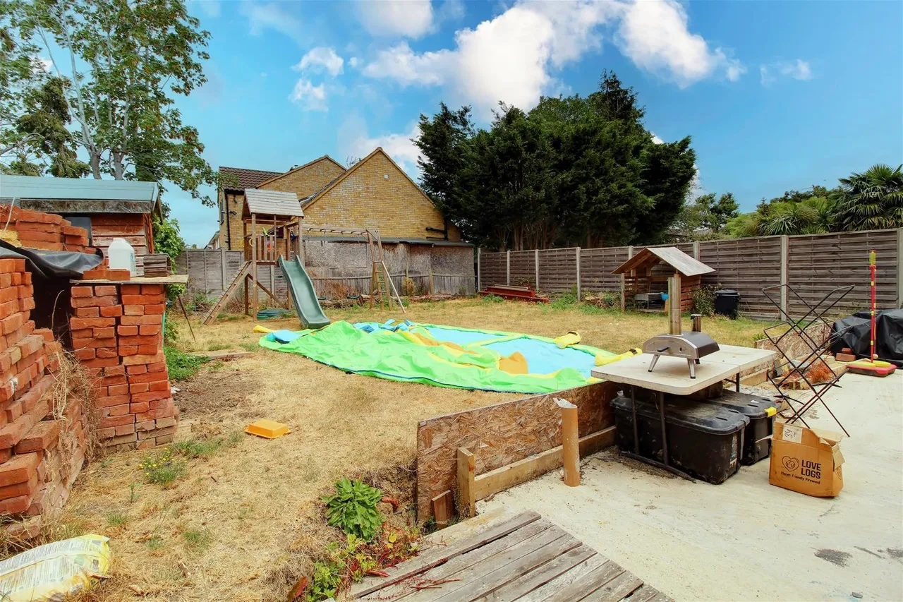 Tiverton Road, Potters Bar EN6 5HY, photo 2