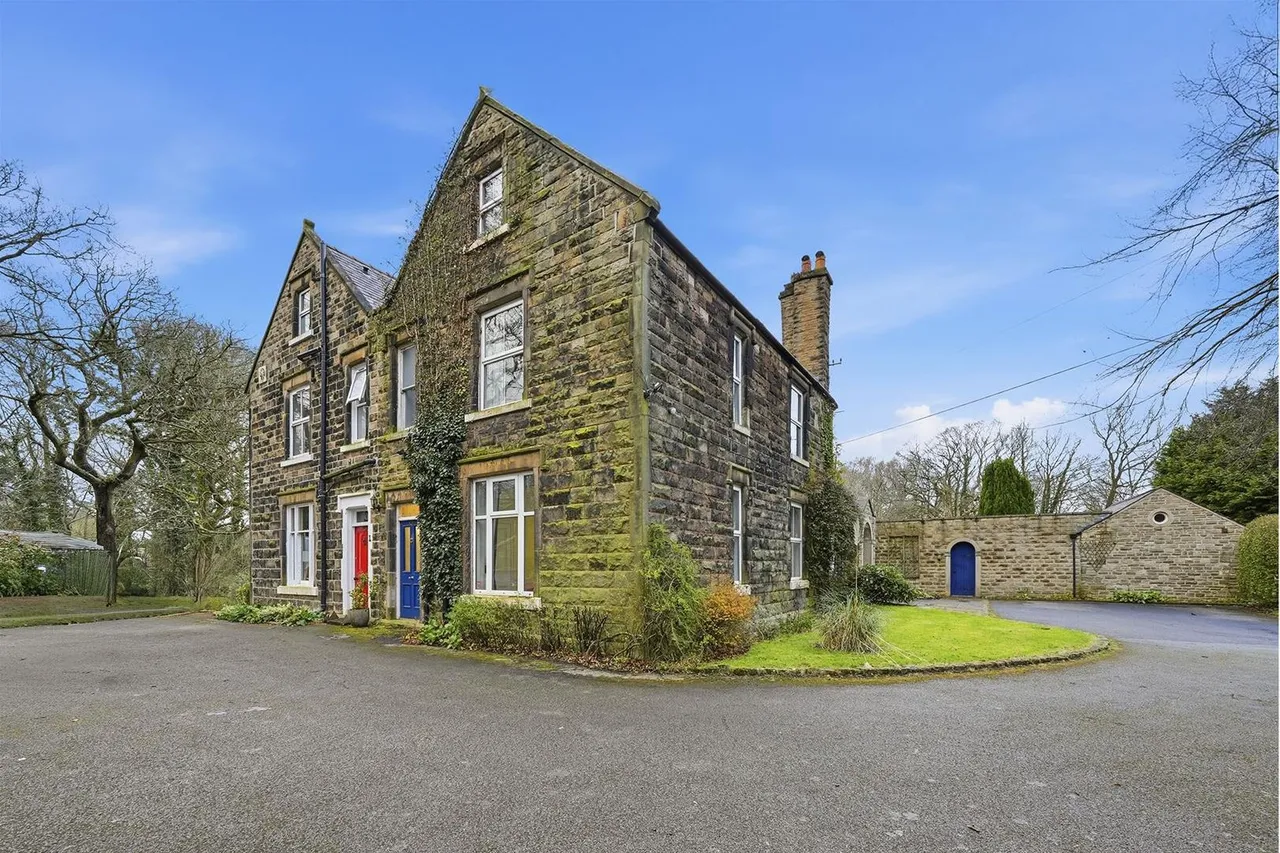 6 bed house for sale — Clough Bank House, Bollington