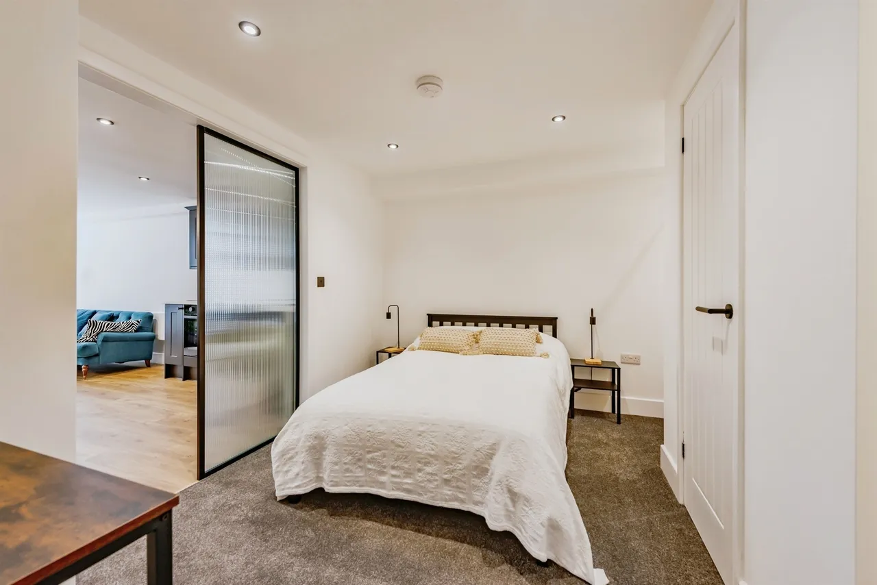Oakdene Road, Redhill, photo 6