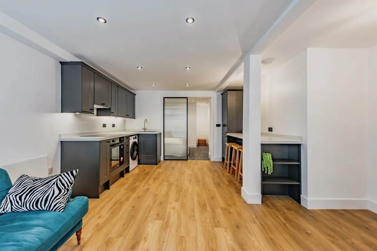Oakdene Road, Redhill, photo 2