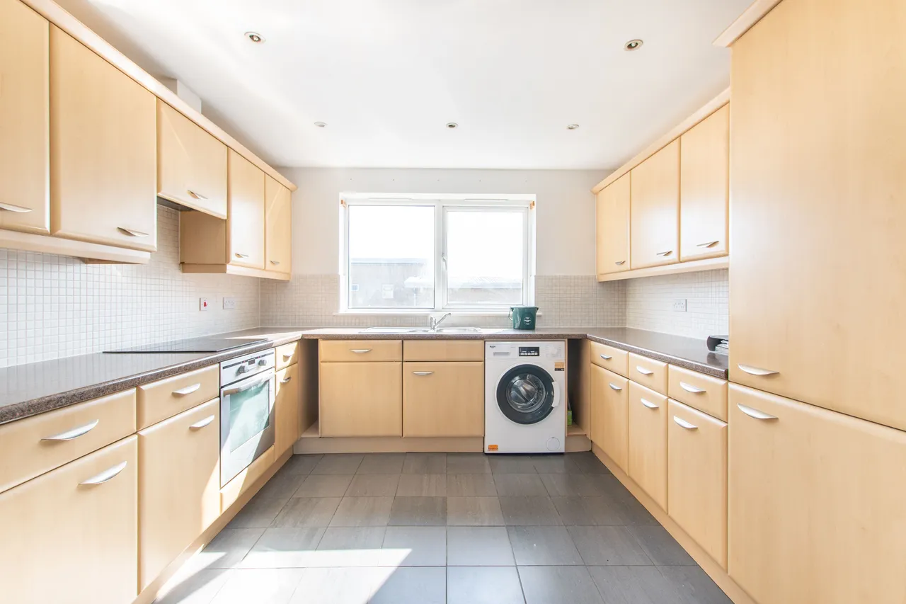 23g Wellspring Crescent, Wembley, photo 2